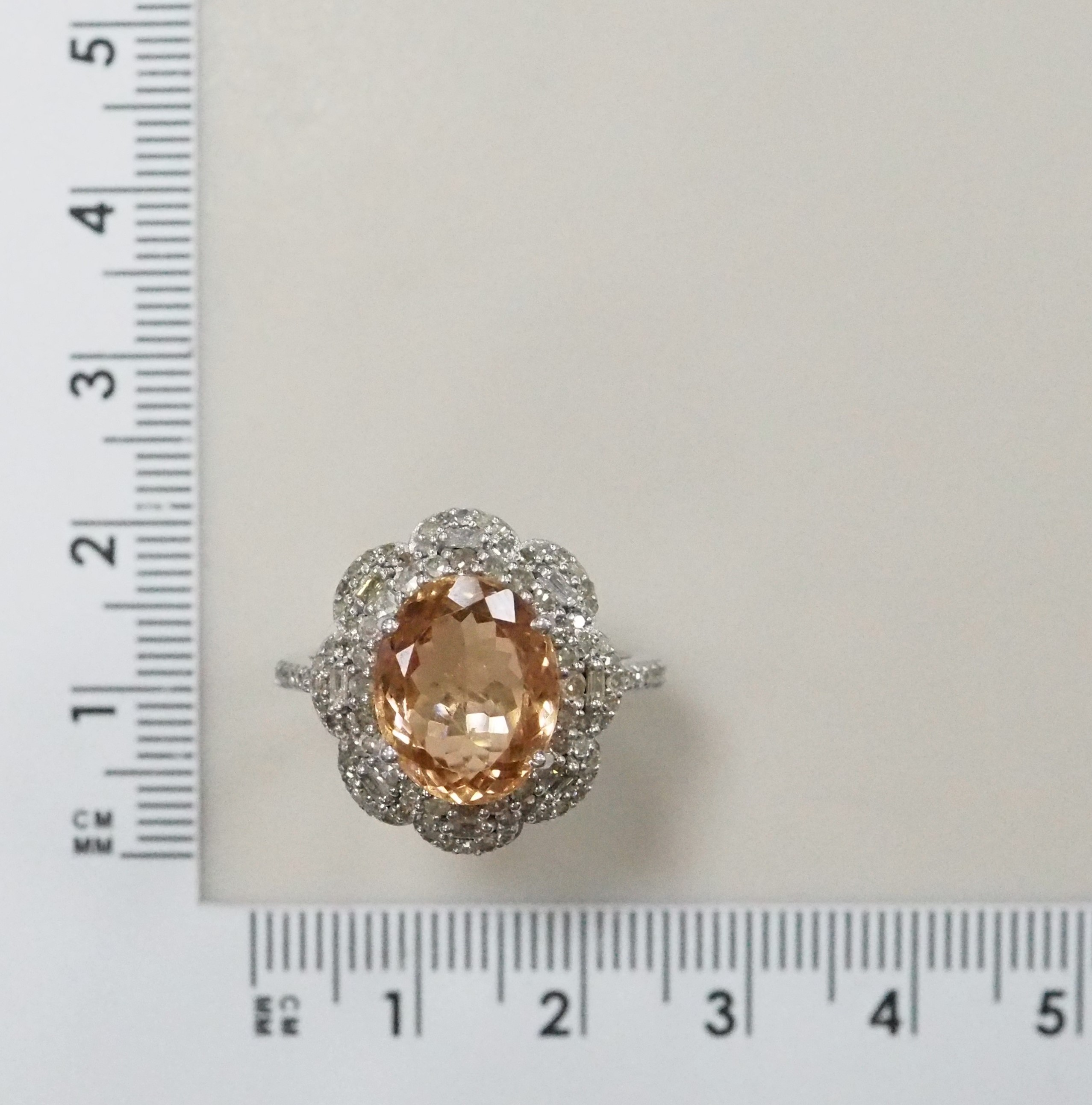 Серебряное кольцо 925 пробы; вставки 1 Турмалин цв. 4,75ct; 92 Бр.Кр-17 0,90ct 2/4;8 Бр.Бп-25 0,14ct 6/6;